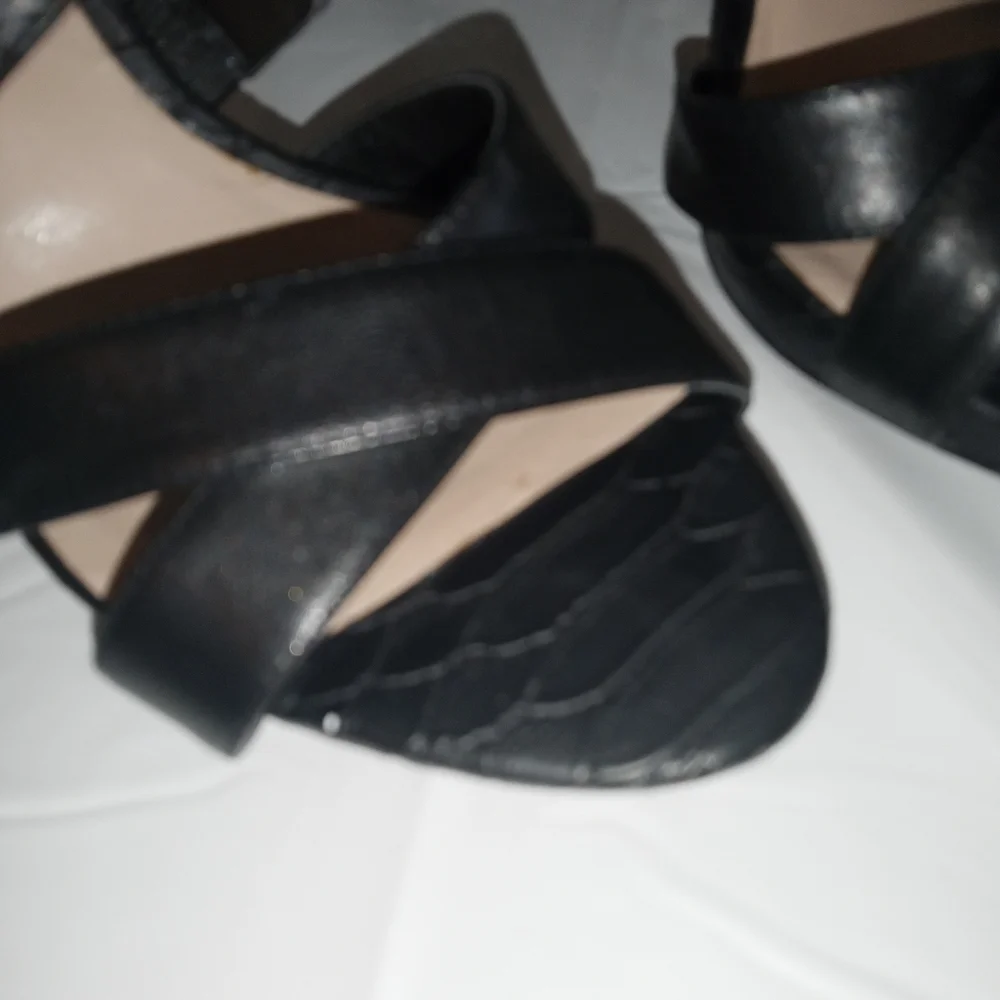 Size 8 1/2 Guess black python heels